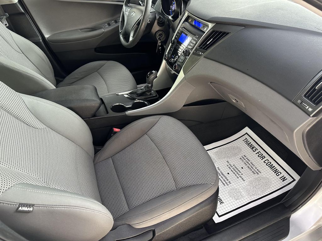 2012 Hyundai Sonata Image 9
