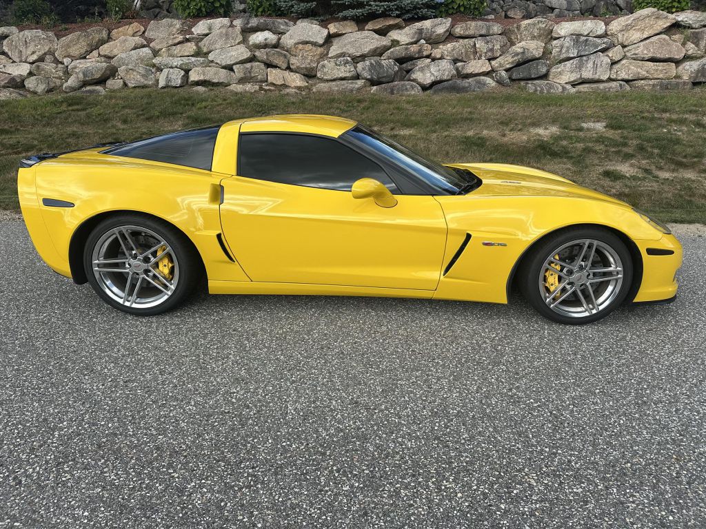 2007 Chevrolet Corvette Image 2