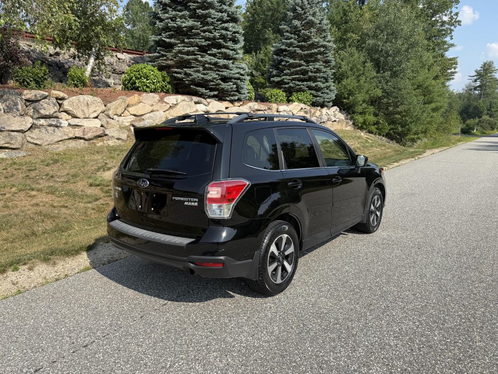 2017 Subaru Forester Image 3