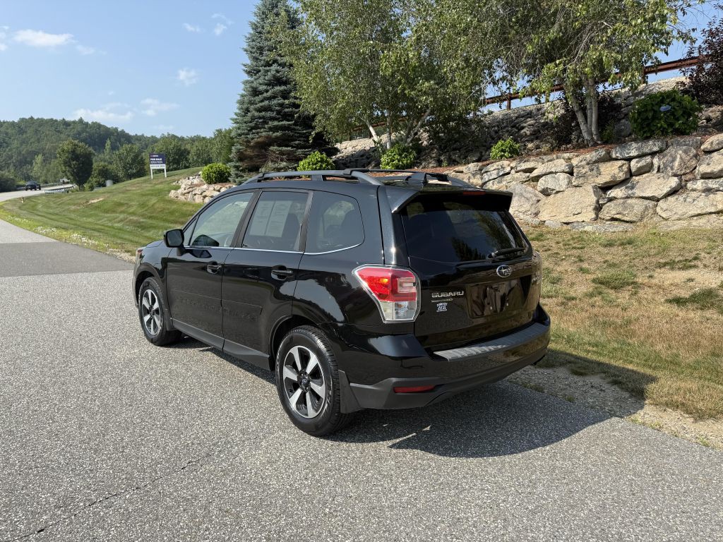 2017 Subaru Forester Image 6