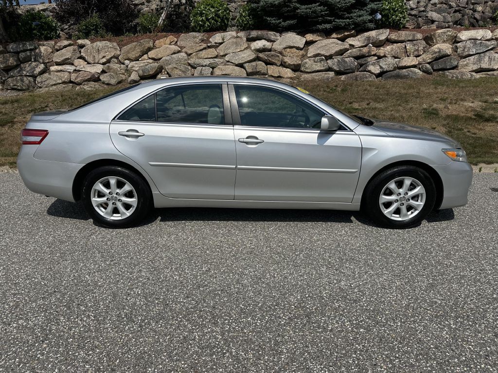 2010 Toyota Camry Image 2