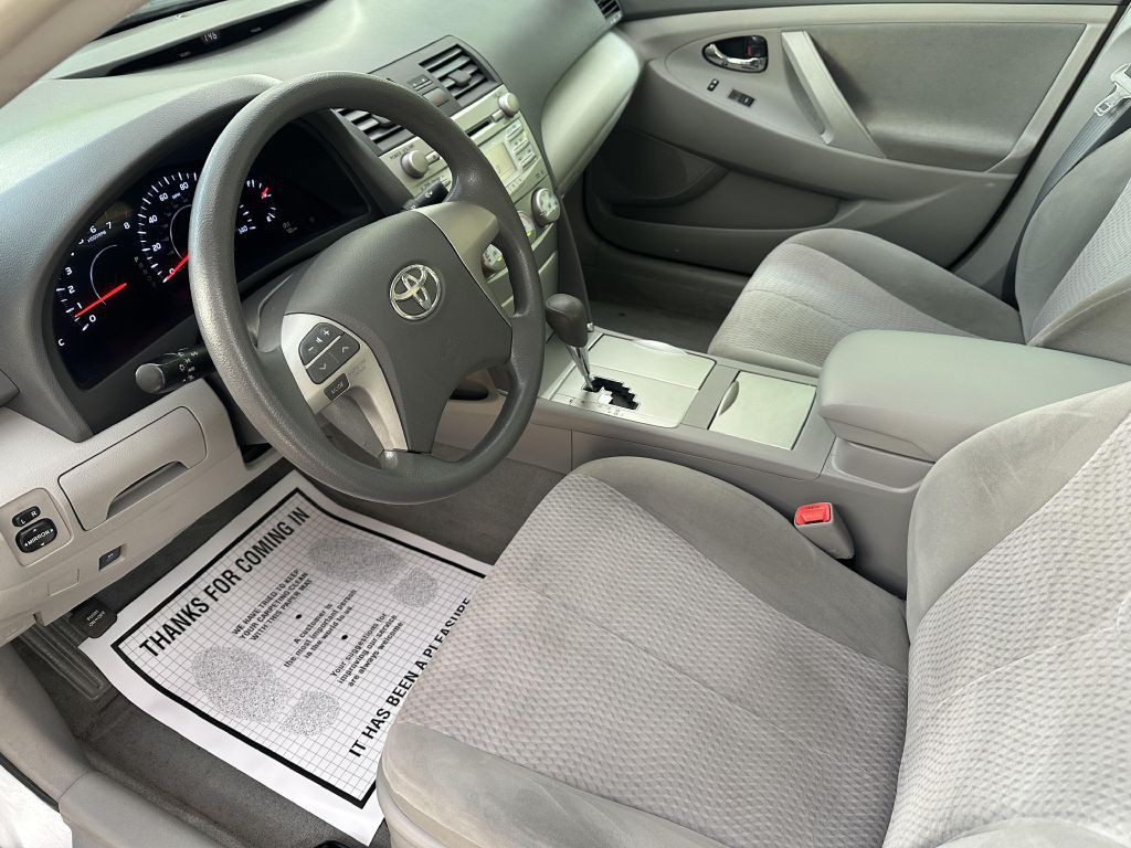 2010 Toyota Camry Image 7