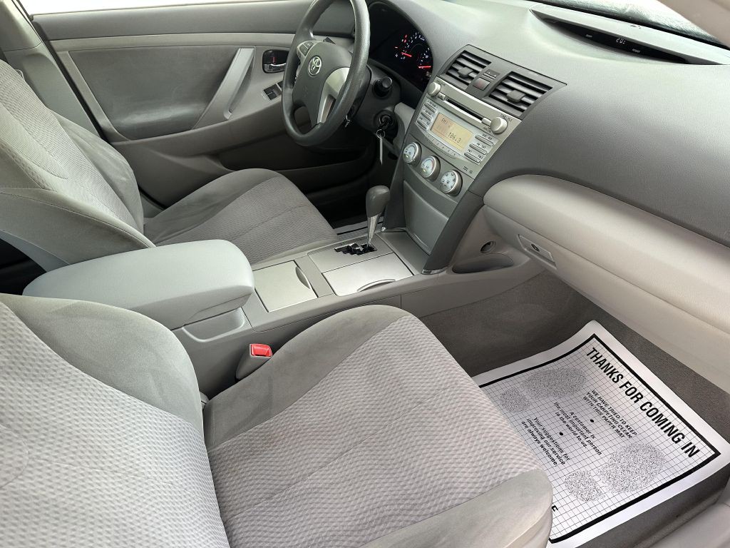 2010 Toyota Camry Image 9
