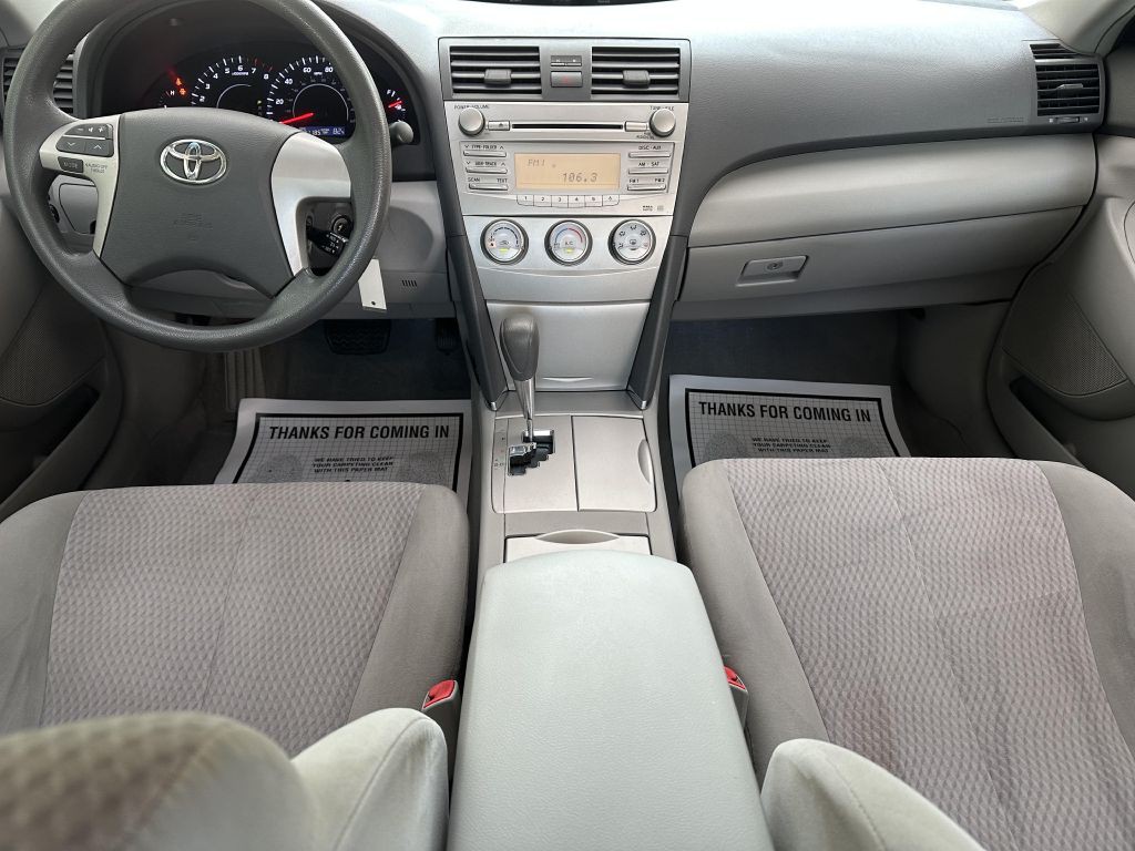 2010 Toyota Camry Image 11