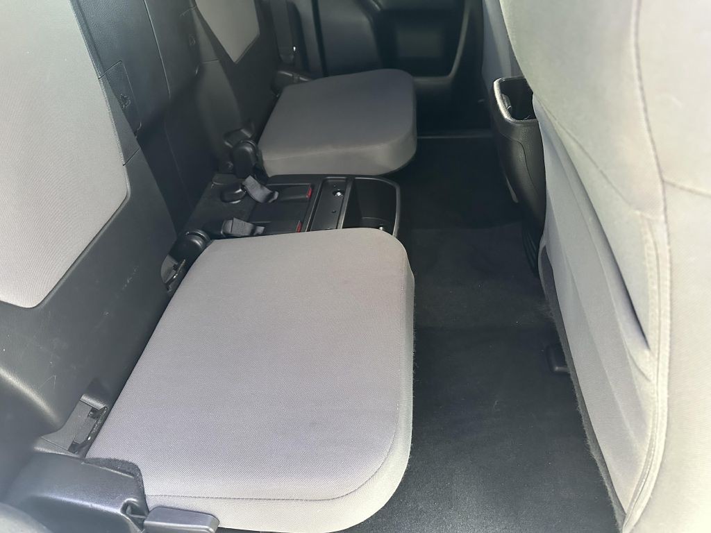 2016 Toyota Tacoma Image 10