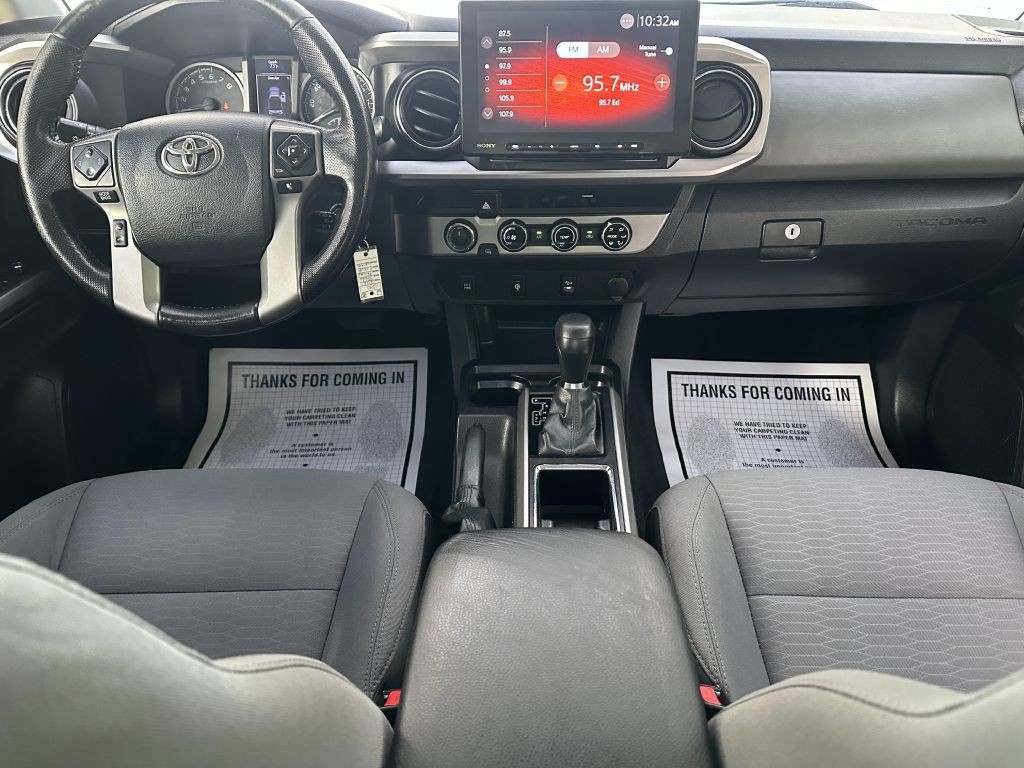 2016 Toyota Tacoma Image 11