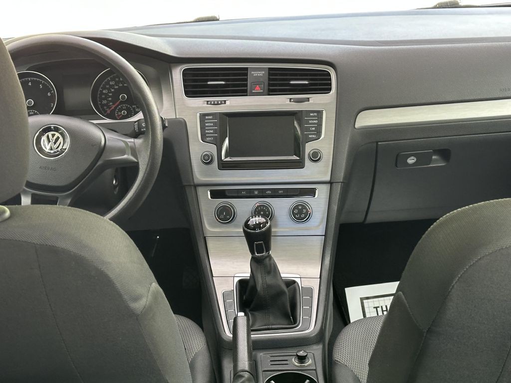 2015 Volkswagen Golf Image 11