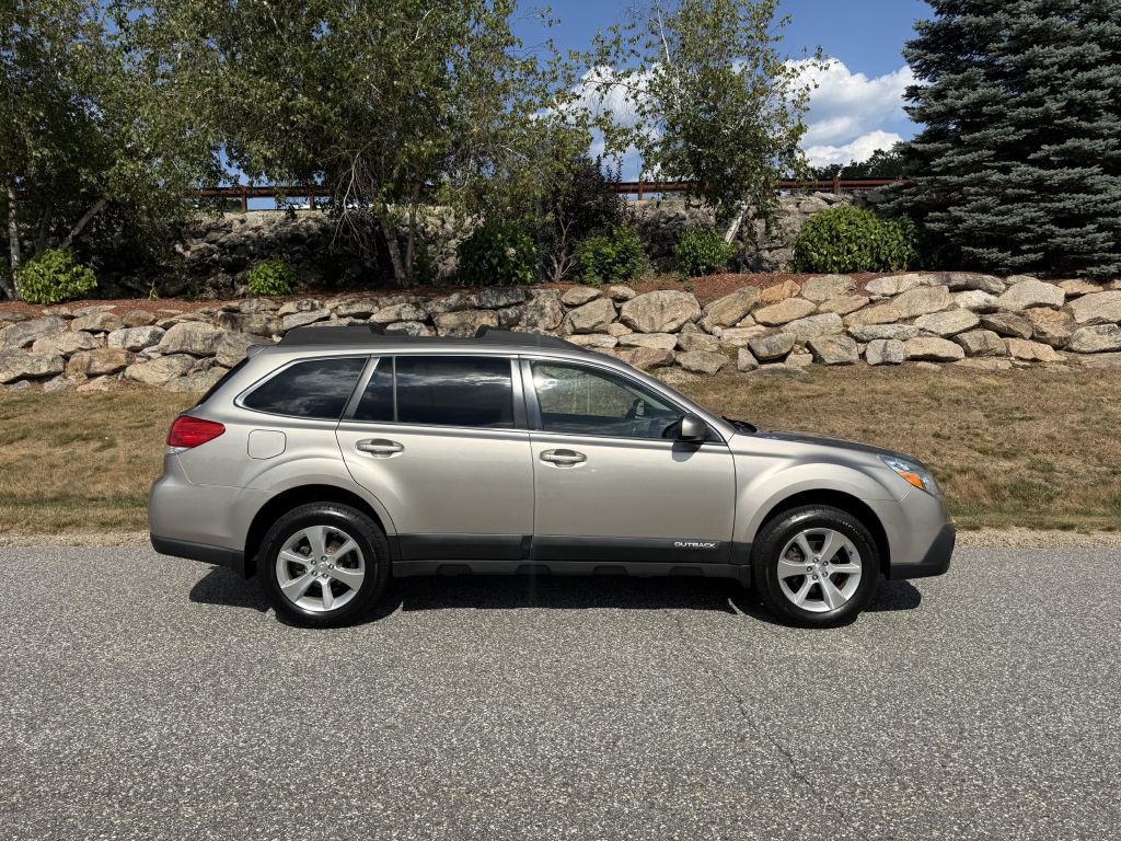 2014 Subaru Outback Image 2