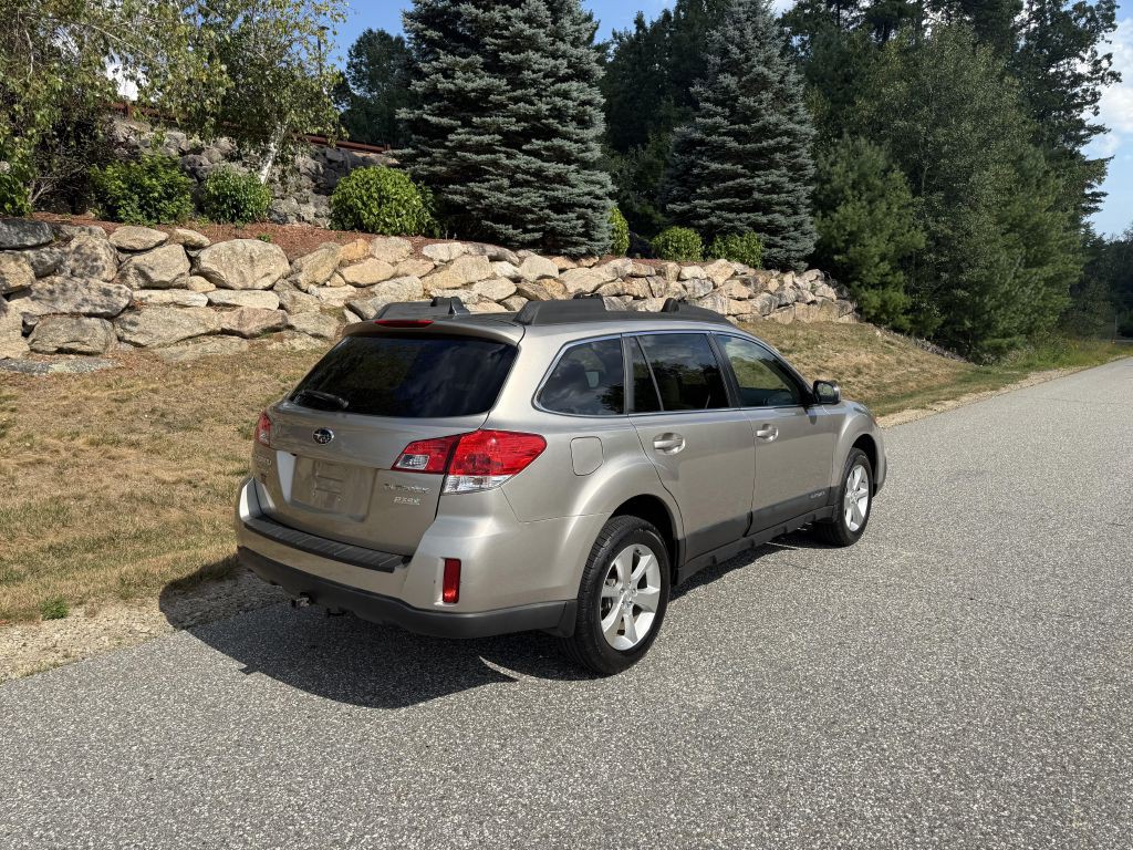 2014 Subaru Outback Image 3