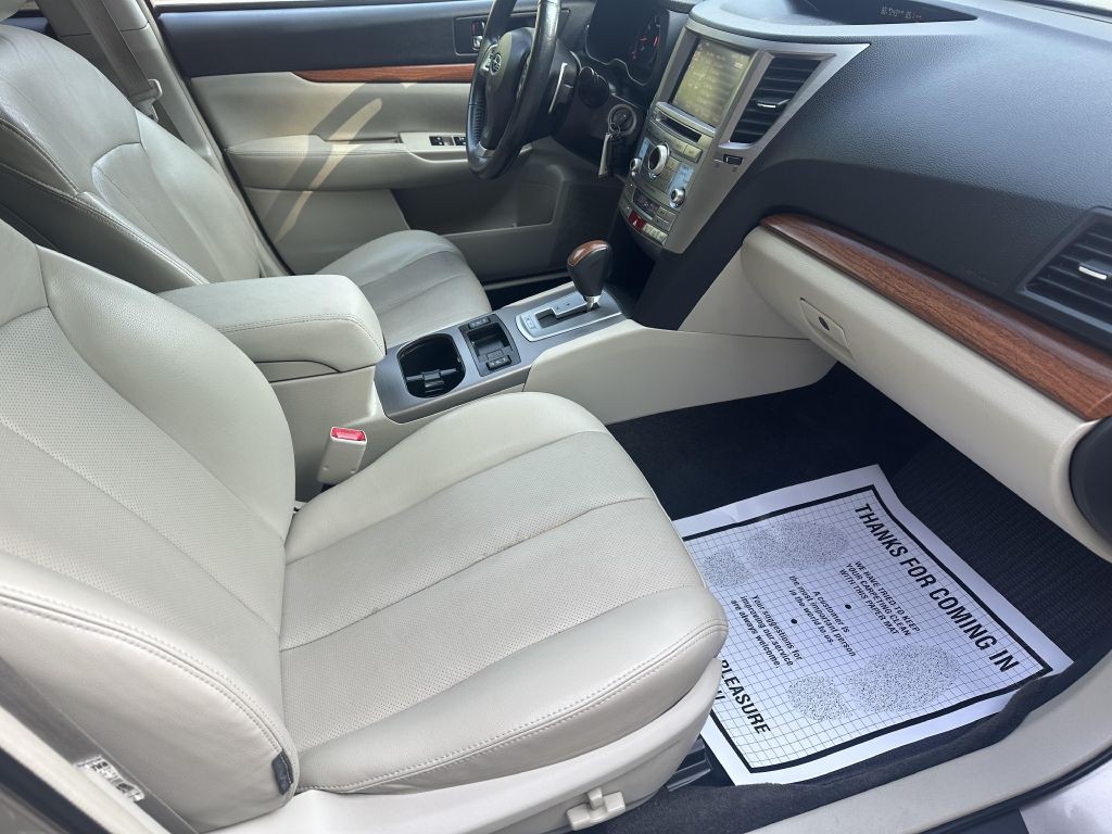2014 Subaru Outback Image 9