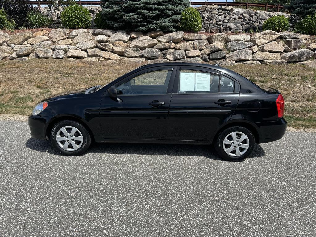 2010 Hyundai Accent Image 5