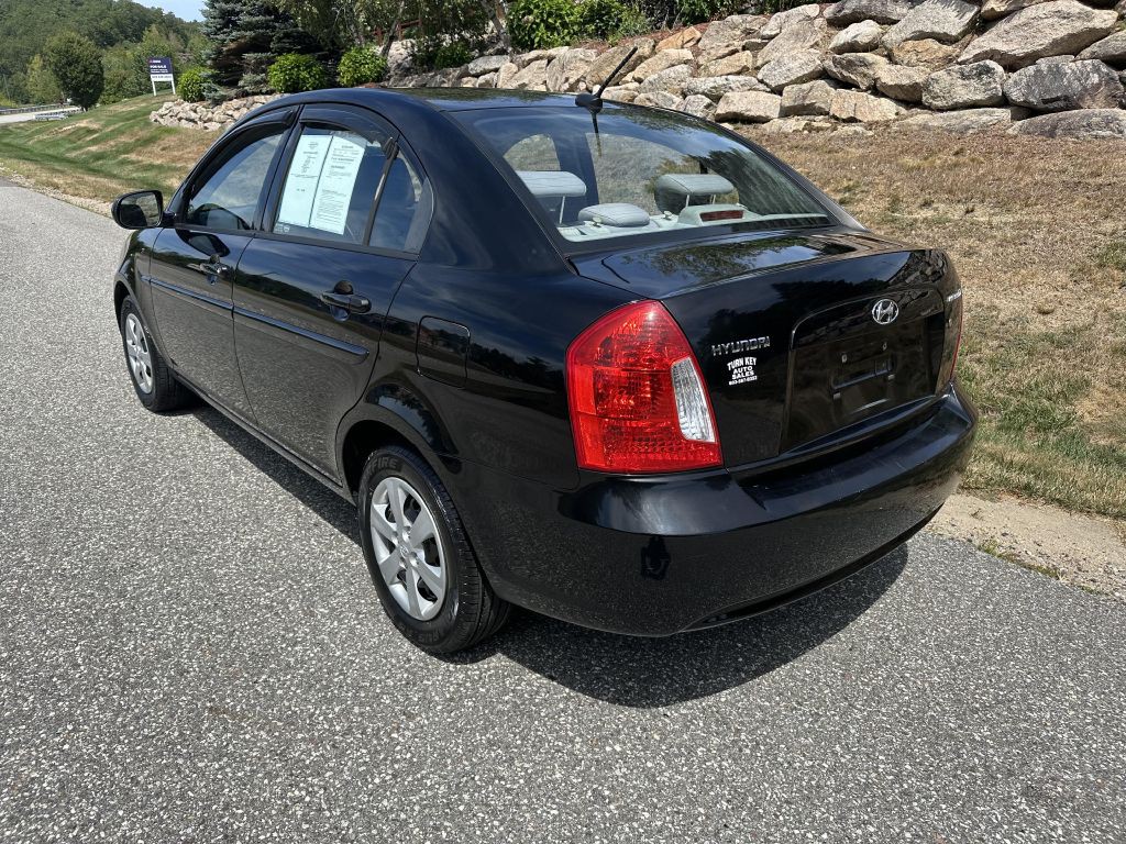 2010 Hyundai Accent Image 6