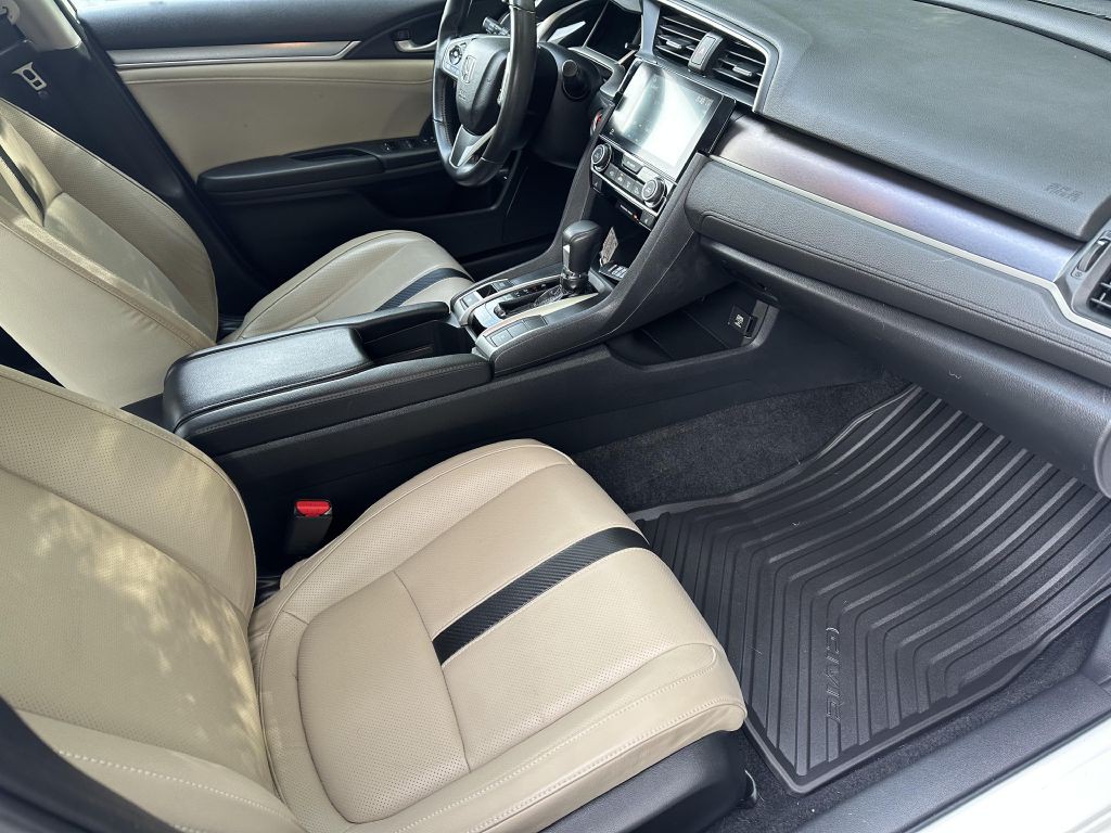 2017 Honda Civic Image 9