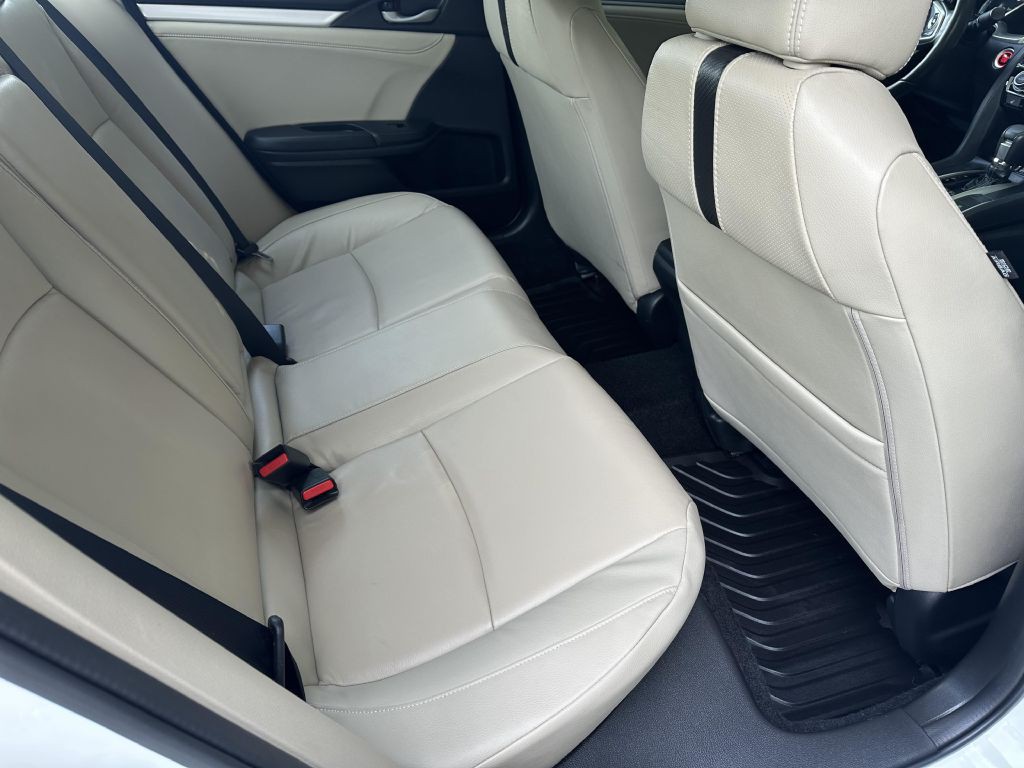 2017 Honda Civic Image 10