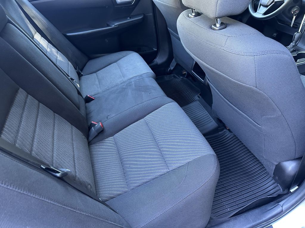 2015 Toyota Camry Image 10