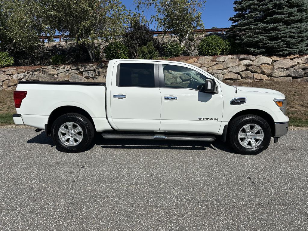 2017 Nissan Titan Image 2