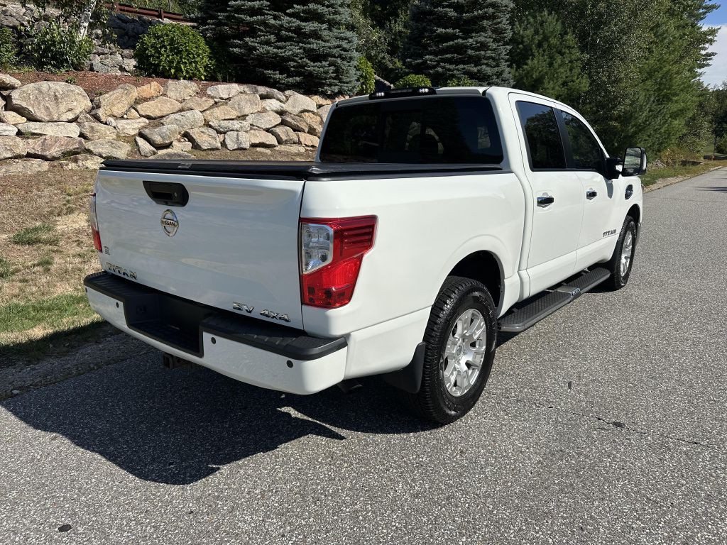 2017 Nissan Titan Image 3