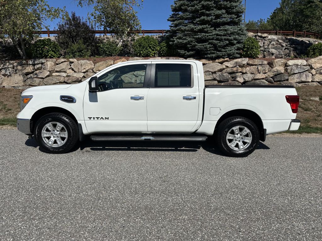 2017 Nissan Titan Image 5
