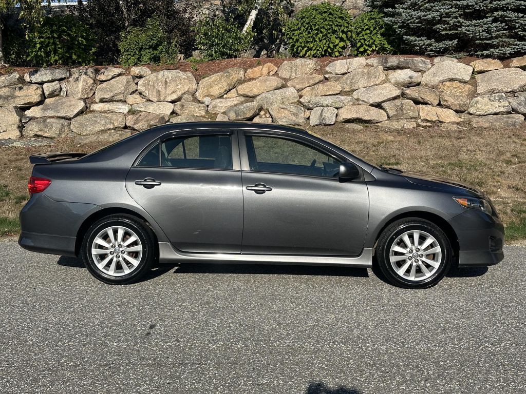 2010 Toyota Corolla Image 2