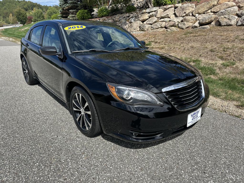 2014 Chrysler 200 Image 1