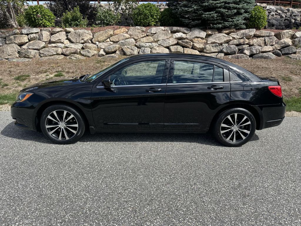 2014 Chrysler 200 Image 5