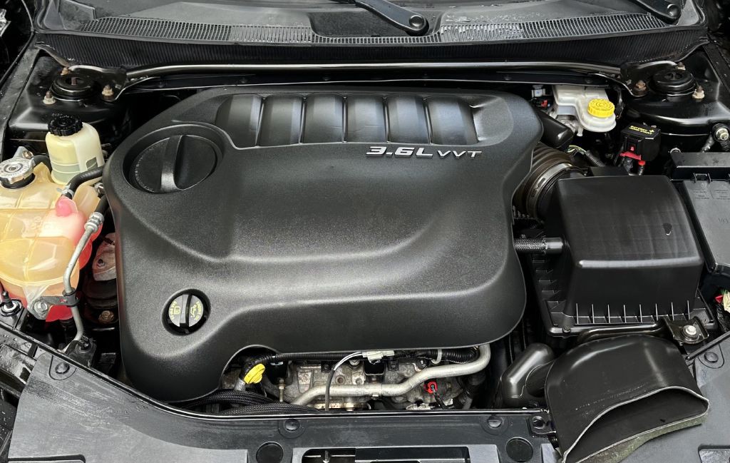 2014 Chrysler 200 Image 13