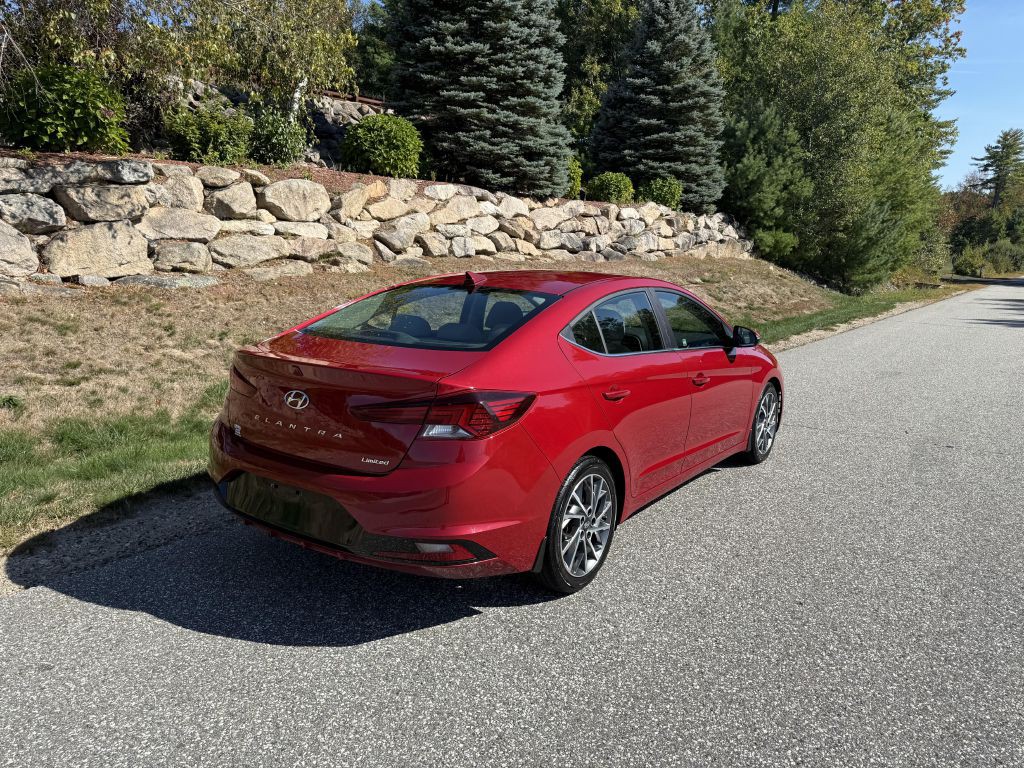 2019 Hyundai Elantra Image 3