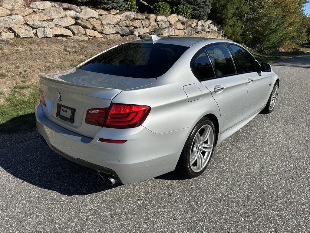 2013 BMW 5 Series Image 3