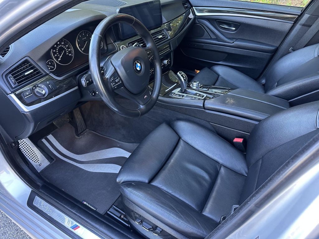 2013 BMW 5 Series Image 7