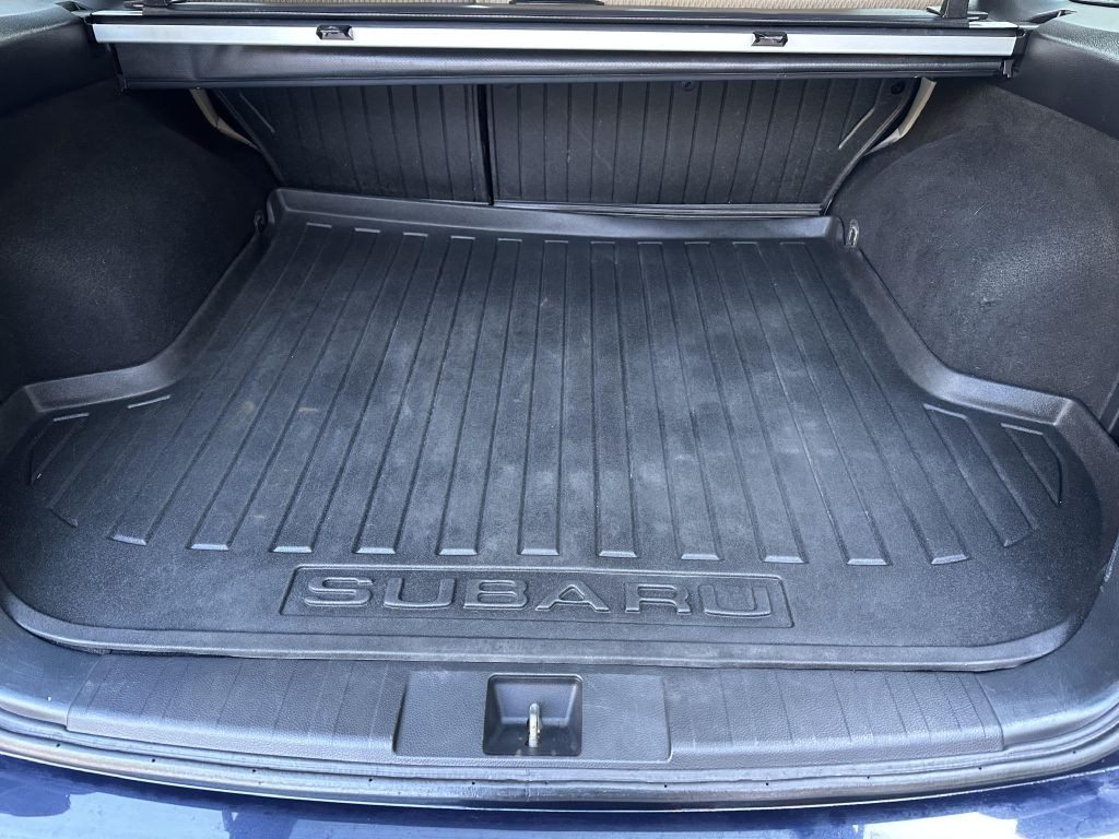 2012 Subaru Outback Image 12