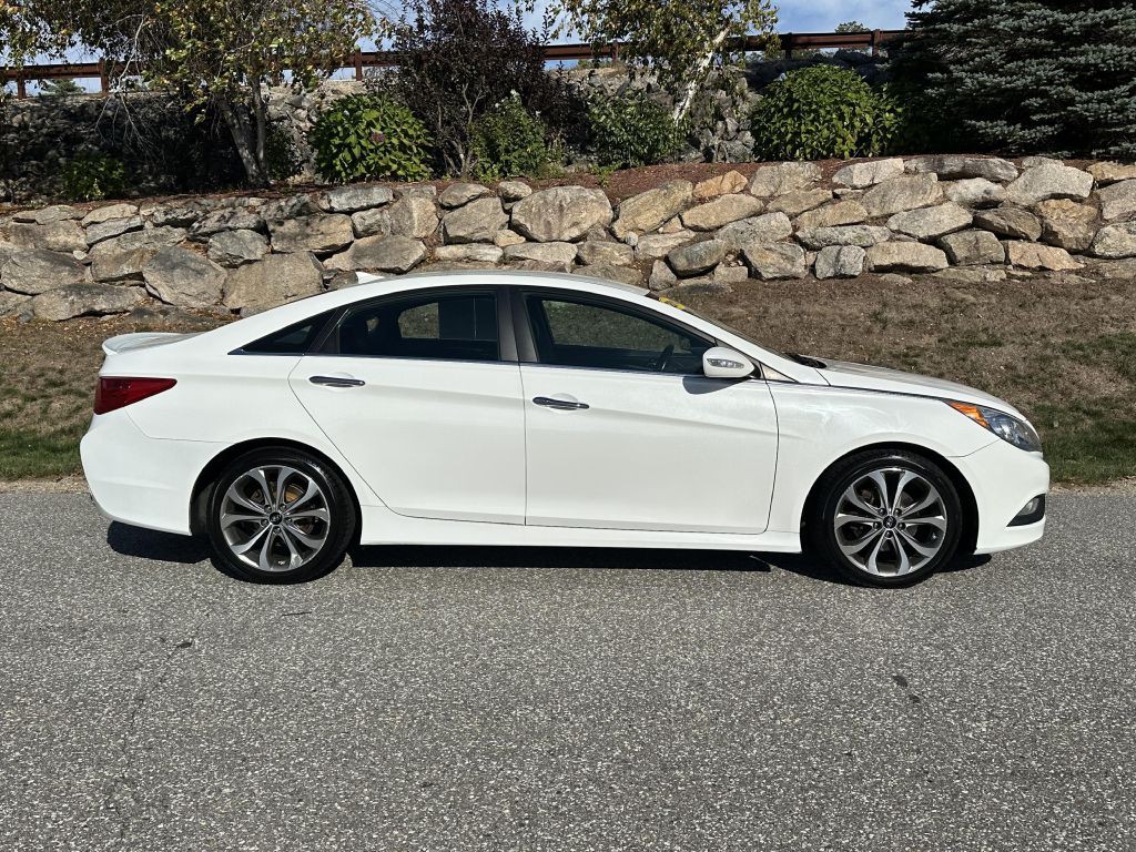 2014 Hyundai Sonata Image 2
