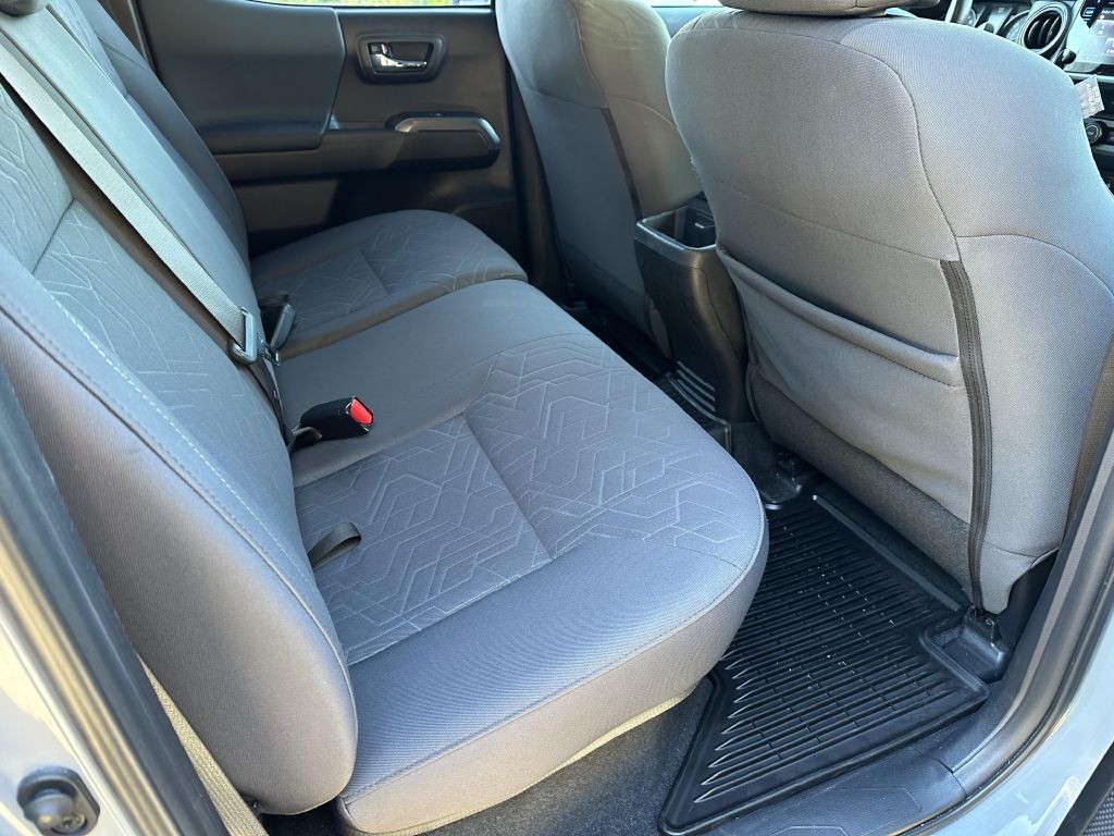 2019 Toyota Tacoma Image 10