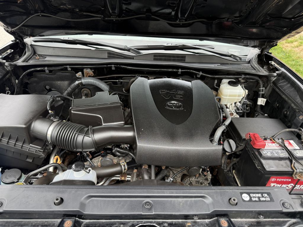 2017 Toyota Tacoma Image 13