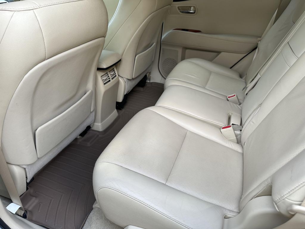 2011 Lexus RX Image 8