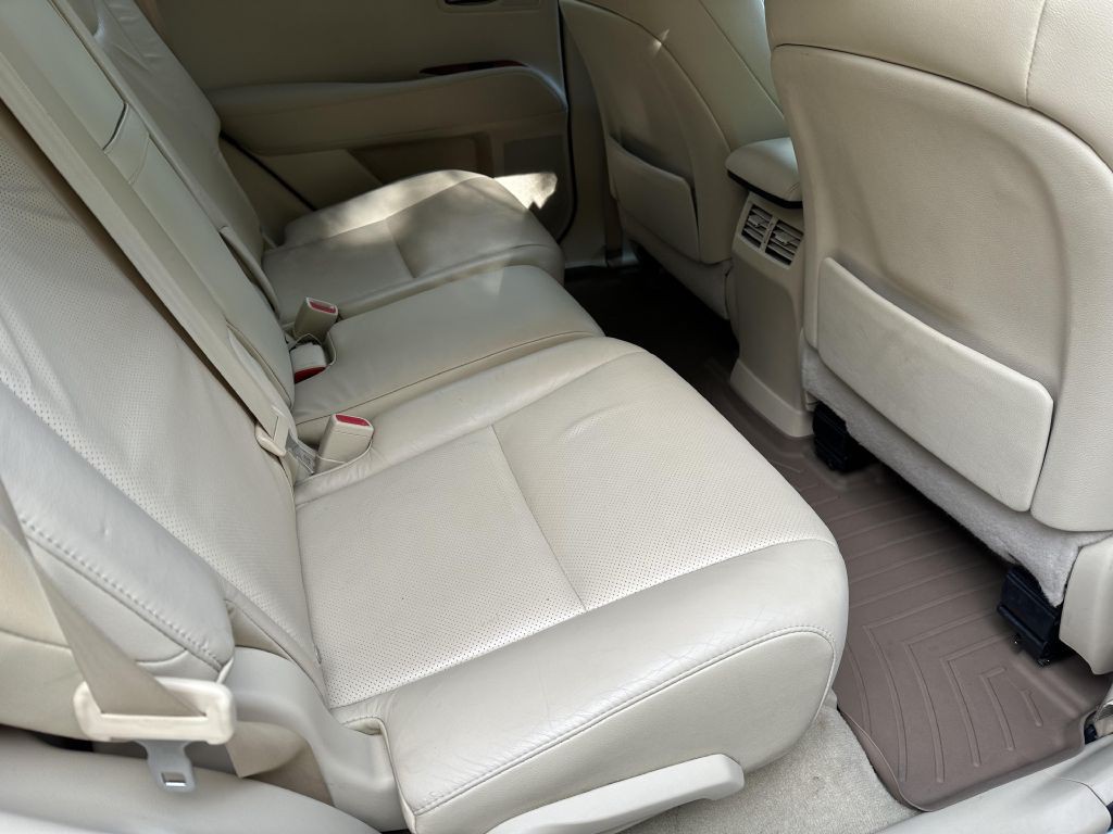 2011 Lexus RX Image 10