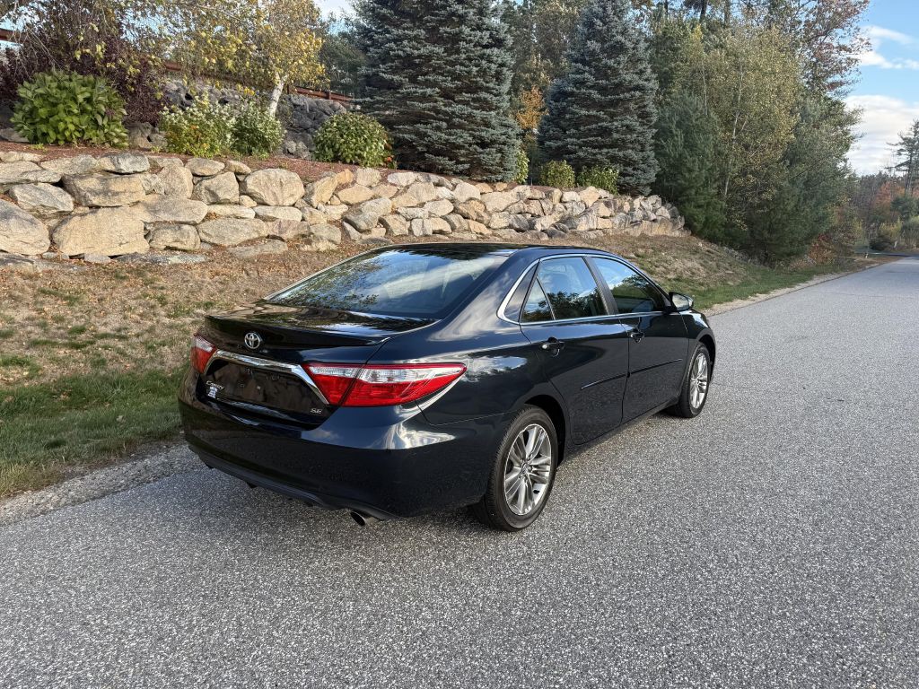 2017 Toyota Camry Image 3