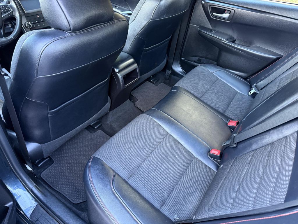 2017 Toyota Camry Image 8