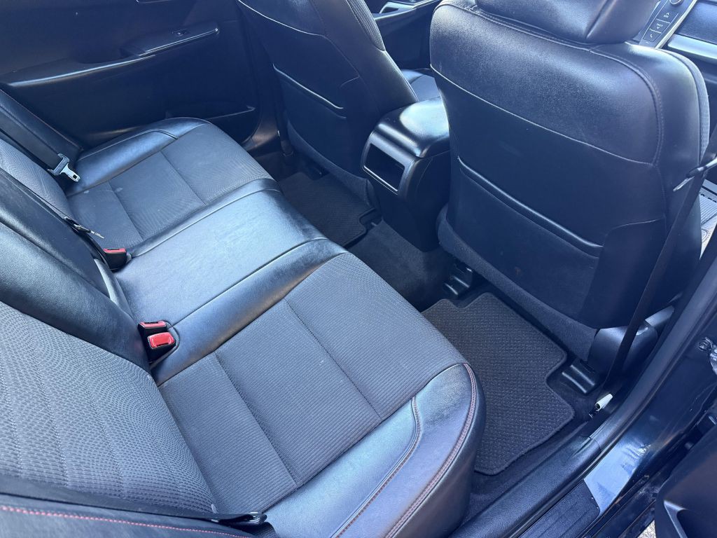 2017 Toyota Camry Image 10