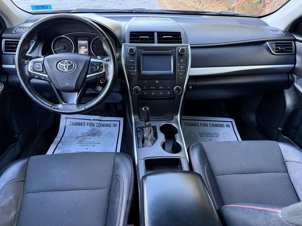 2017 Toyota Camry Image 11