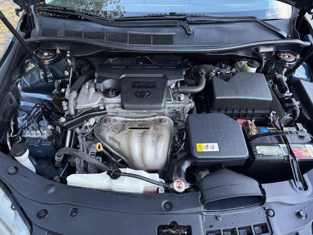 2017 Toyota Camry Image 13