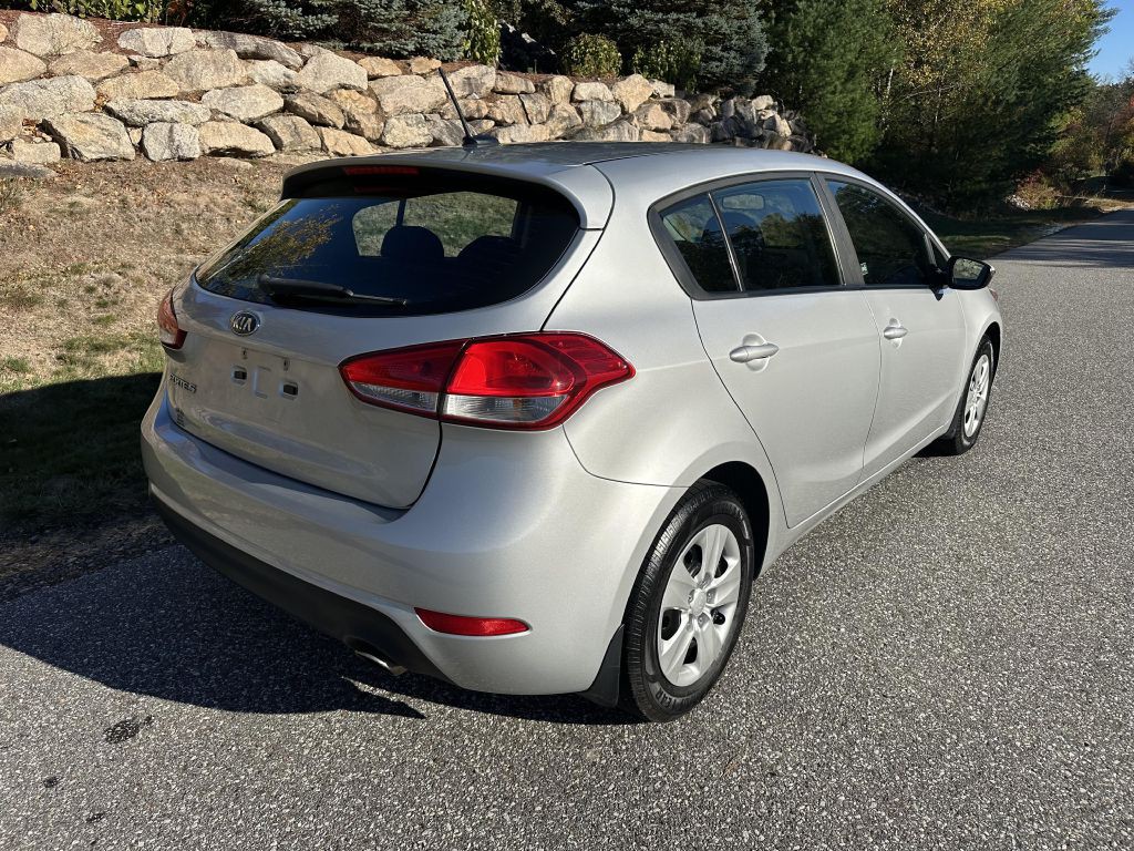 2017 Kia Forte Image 3