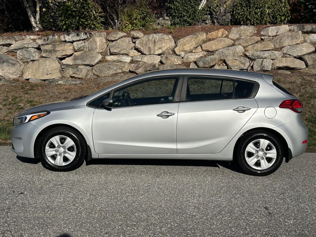 2017 Kia Forte Image 5
