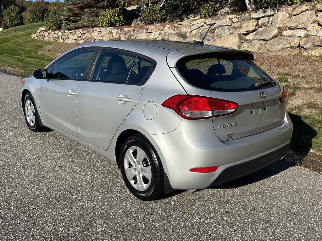 2017 Kia Forte Image 6