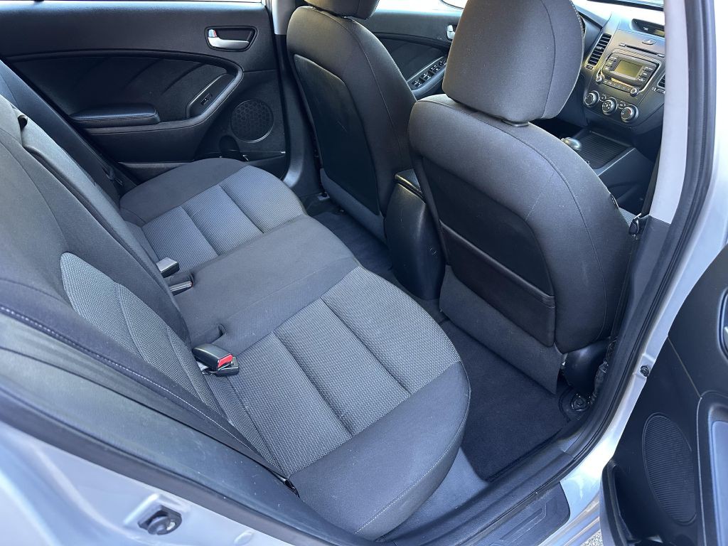 2017 Kia Forte Image 10