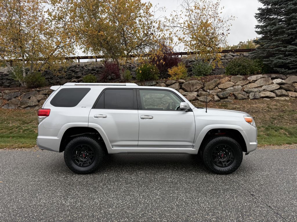 2011 Toyota 4Runner Image 2