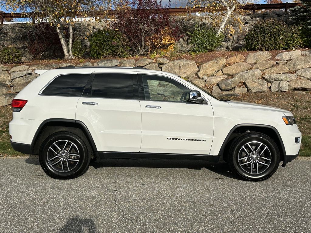2017 Jeep Grand Cherokee Image 2