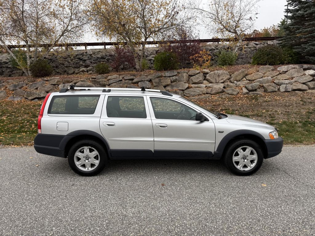 2006 Volvo XC70 Image 2