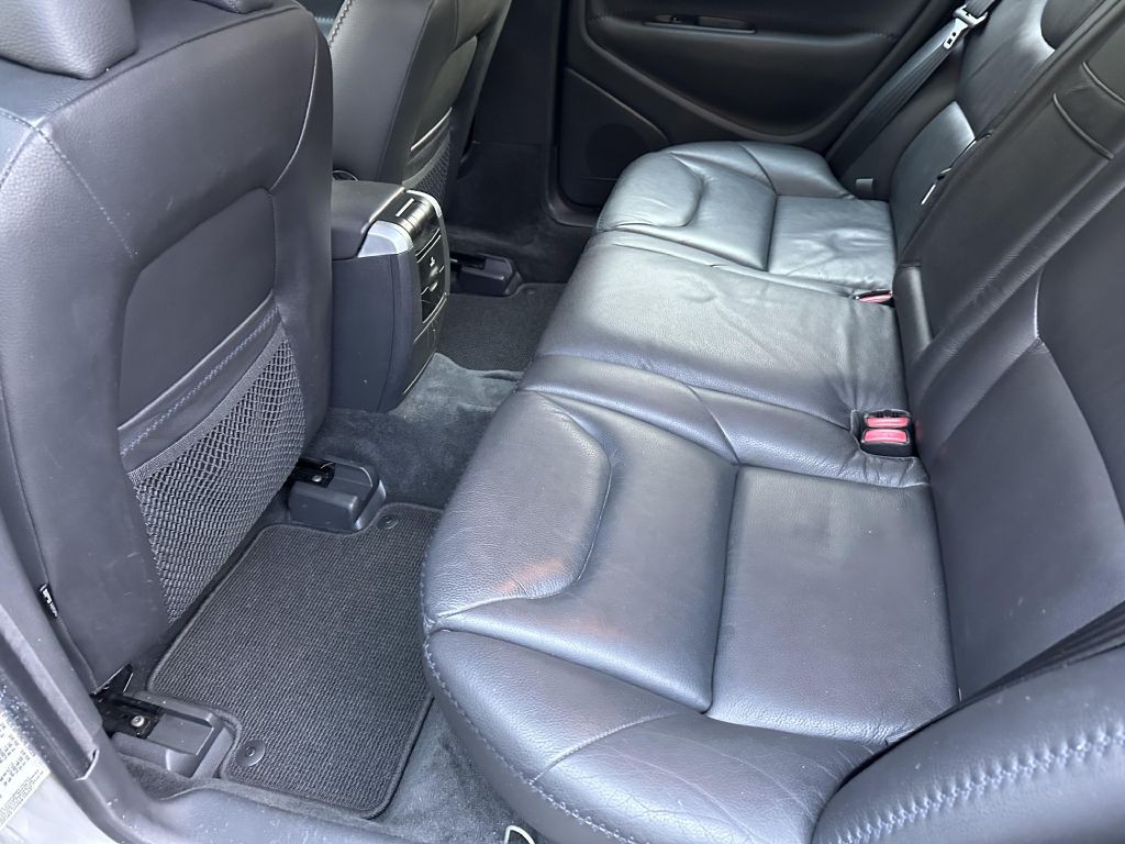 2006 Volvo XC70 Image 8