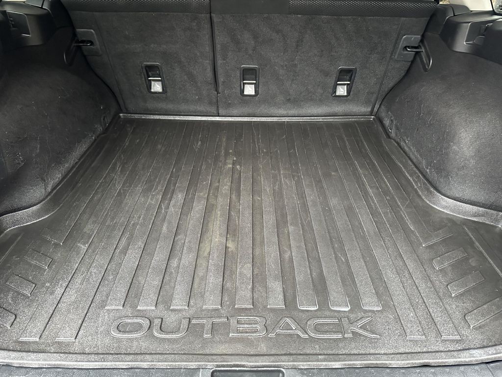 2017 Subaru Outback Image 12