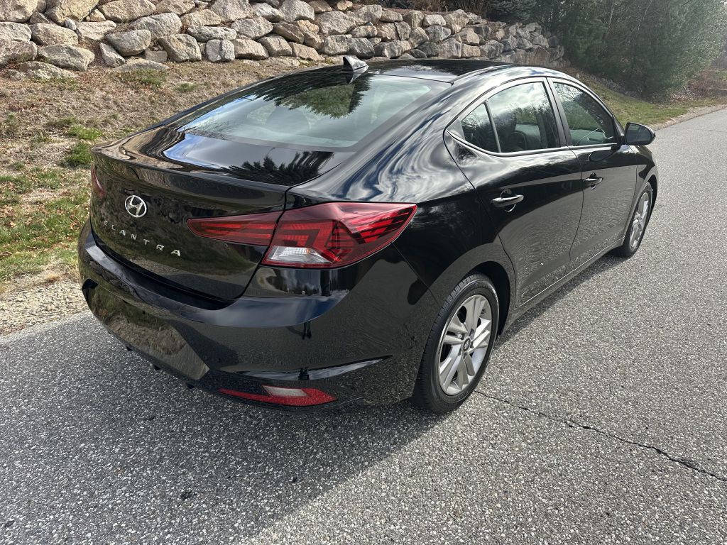 2020 Hyundai Elantra Image 3